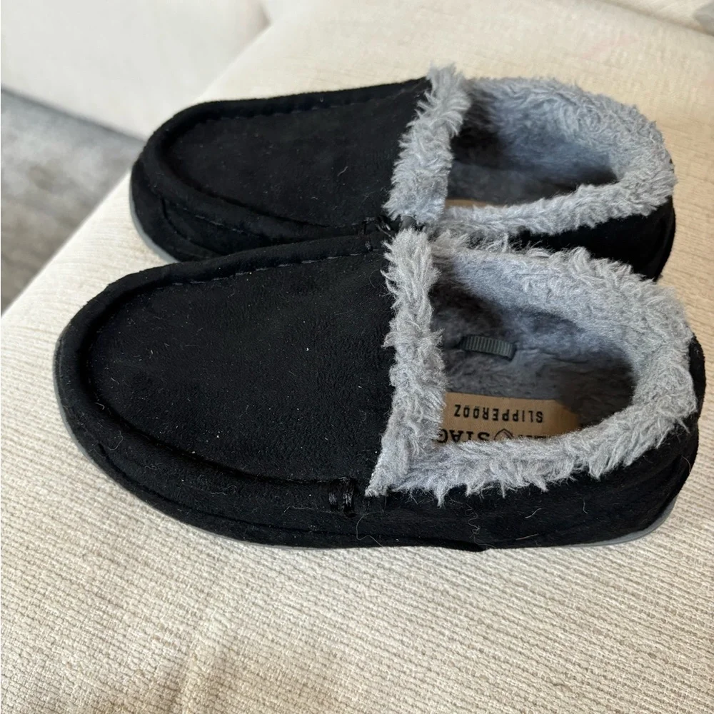 Kids Deer Stags Black Slippers with Plush Gray Lining.